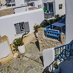 Aparthotel Ioanna Naoussa