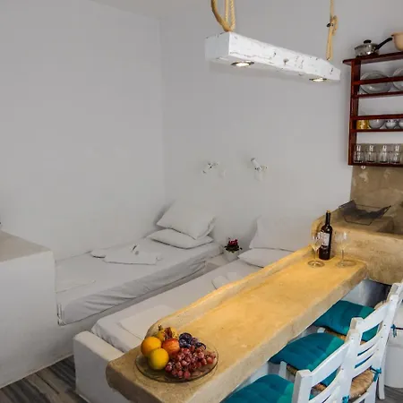 Ioanna Aparthotel 3*