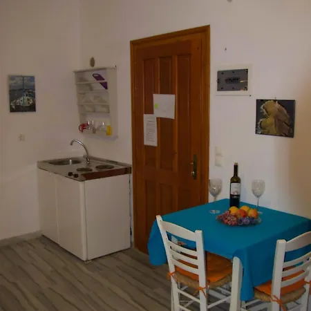 Ioanna Aparthotel 3*