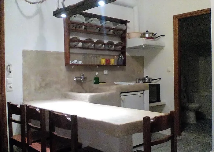 Ioanna Aparthotel Nausa