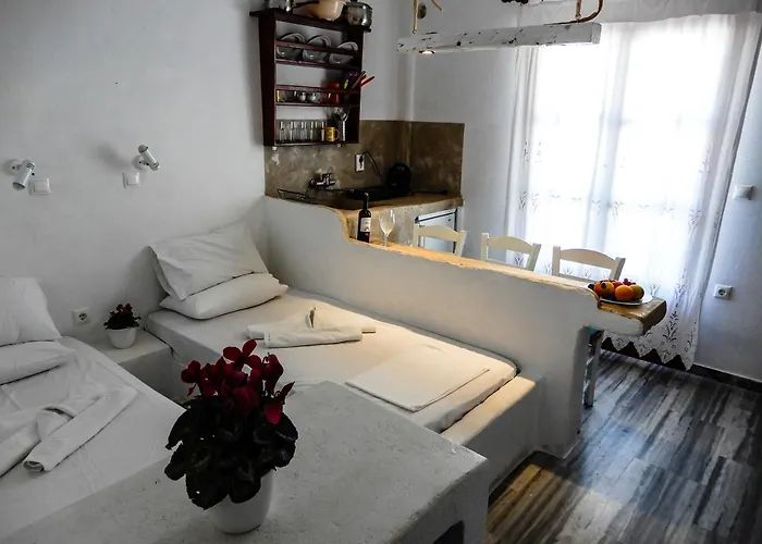 Ioanna Aparthotel Nausa