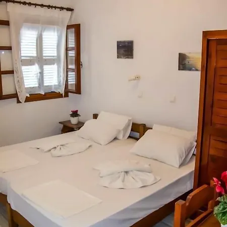 Aparthotel Ioanna Naoussa